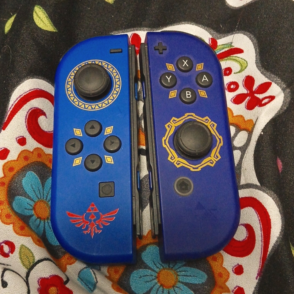 Zelda Nintendo Switch controllers